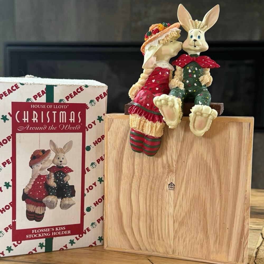 VTG House of Lloyd Christmas Around The World Flossie's Kiss Stocking Holder Box